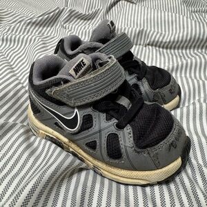 Nike Kids Black and Gray Velcro Sneakers